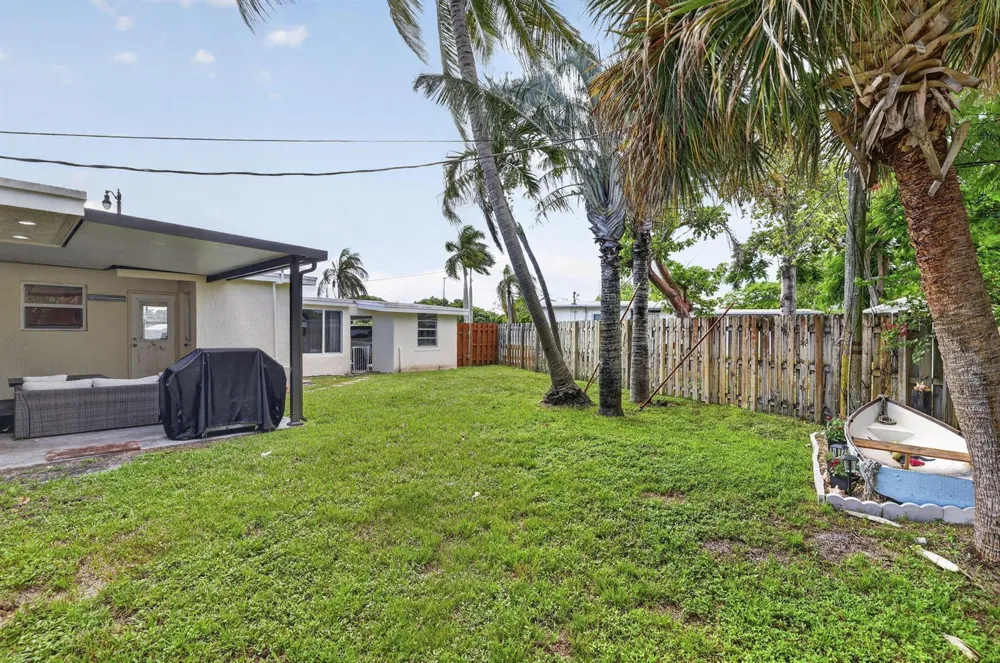 1633 NE 51st Court Pompano Beach, FL 33064