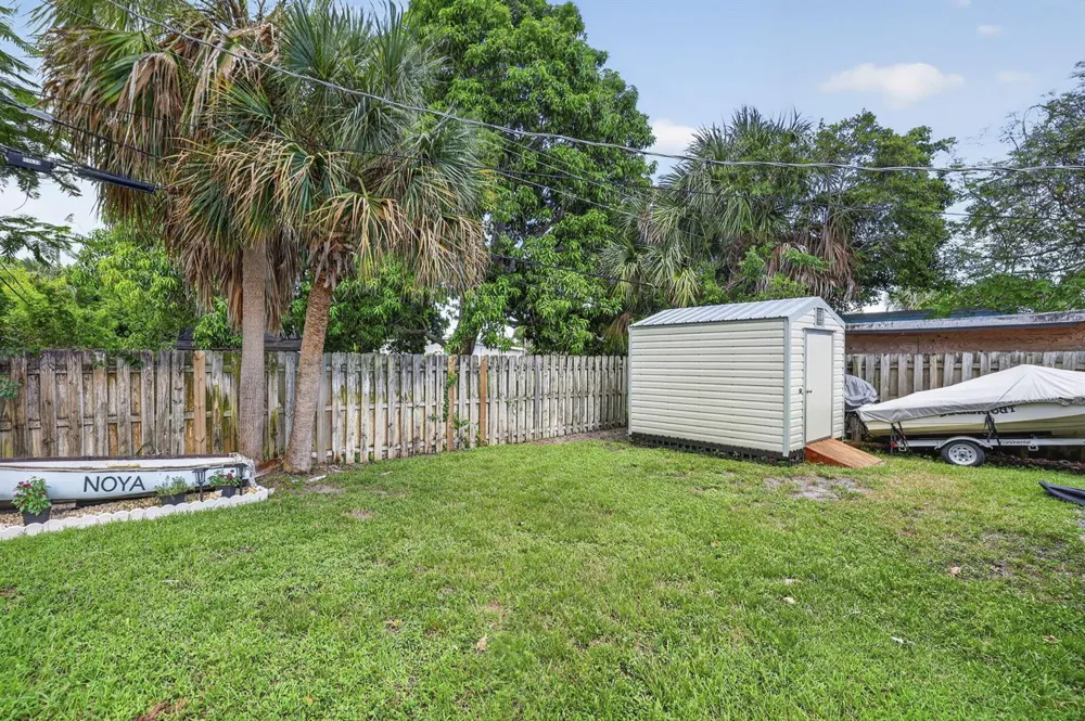 1633 NE 51st Court Pompano Beach, FL 33064