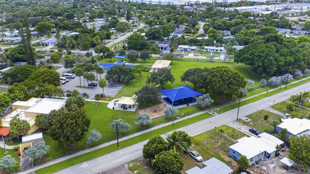 1633 NE 51st Court Pompano Beach, FL 33064