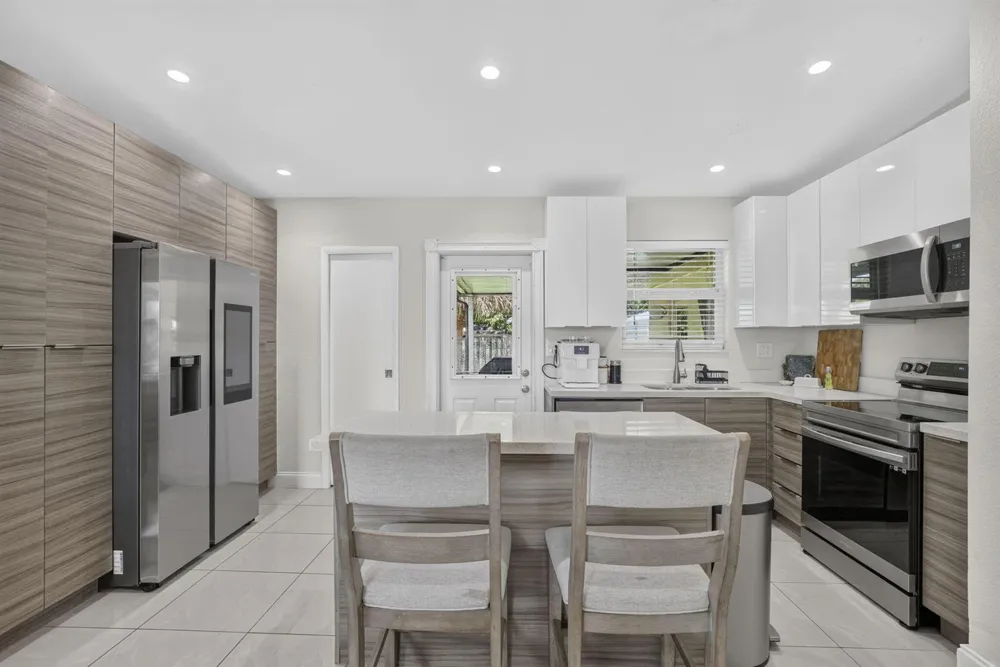 1633 NE 51st Court Pompano Beach, FL 33064