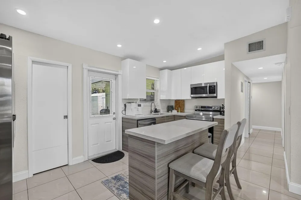 1633 NE 51st Court Pompano Beach, FL 33064