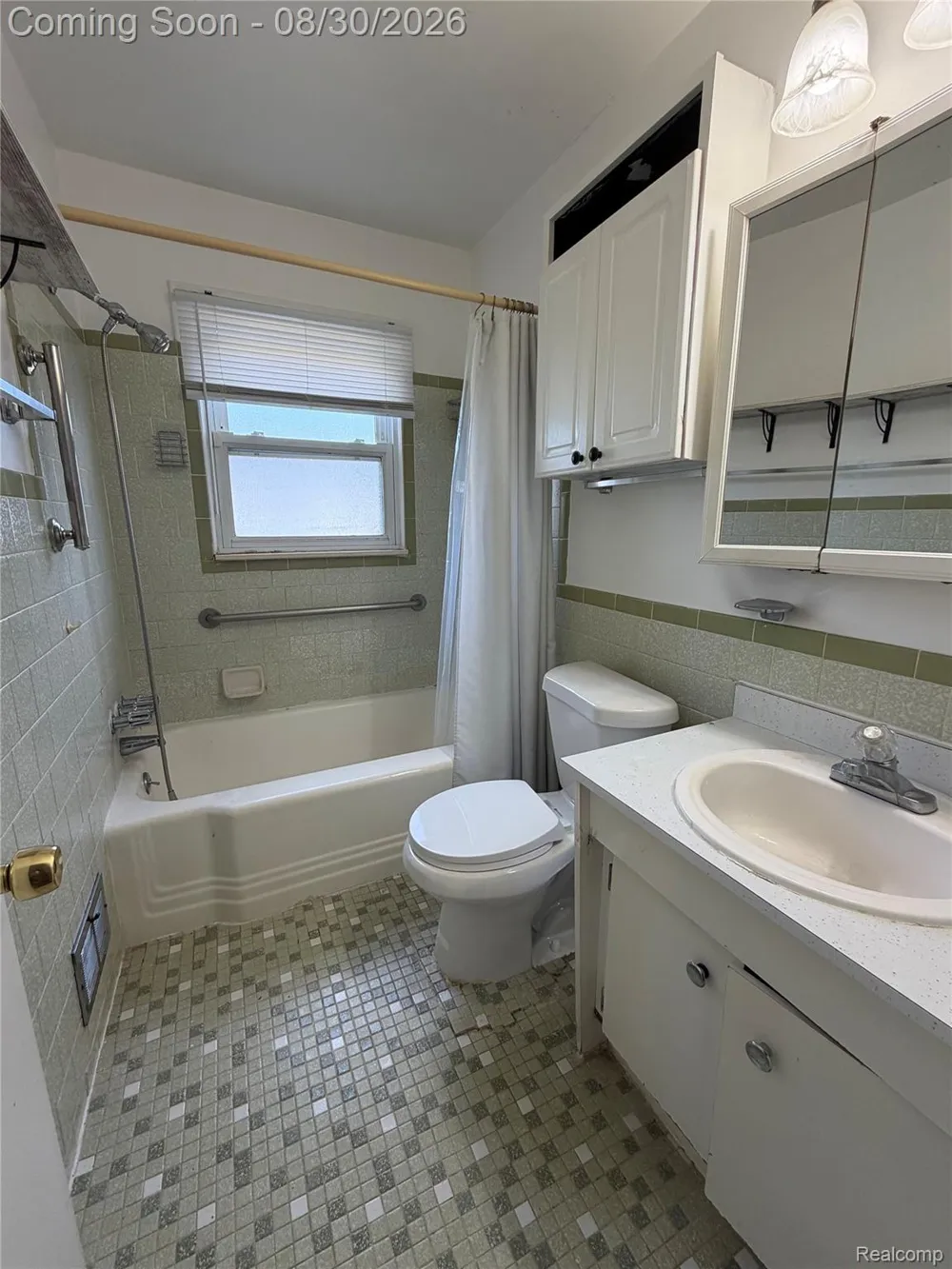 28302 Edward Street Roseville City, MI 48066