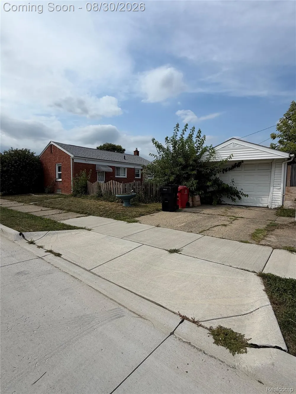 28302 Edward Street Roseville City, MI 48066