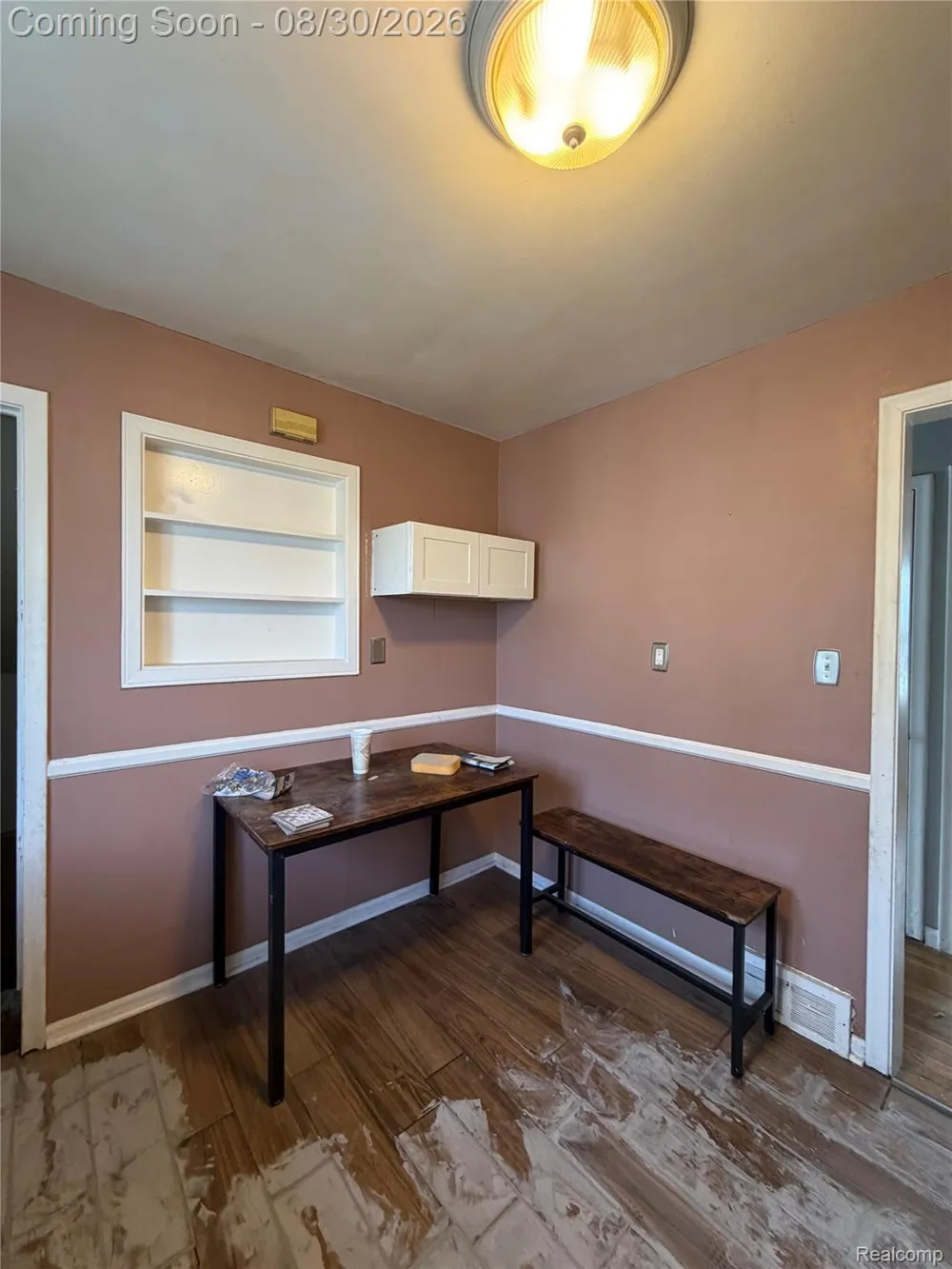 28302 Edward Street Roseville City, MI 48066