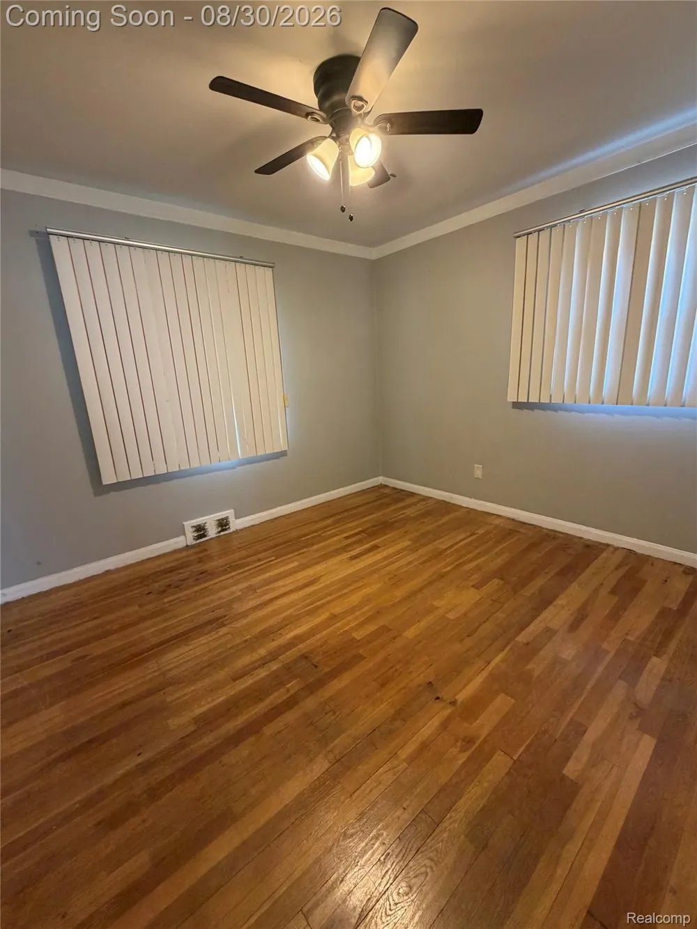 28302 Edward Street Roseville City, MI 48066