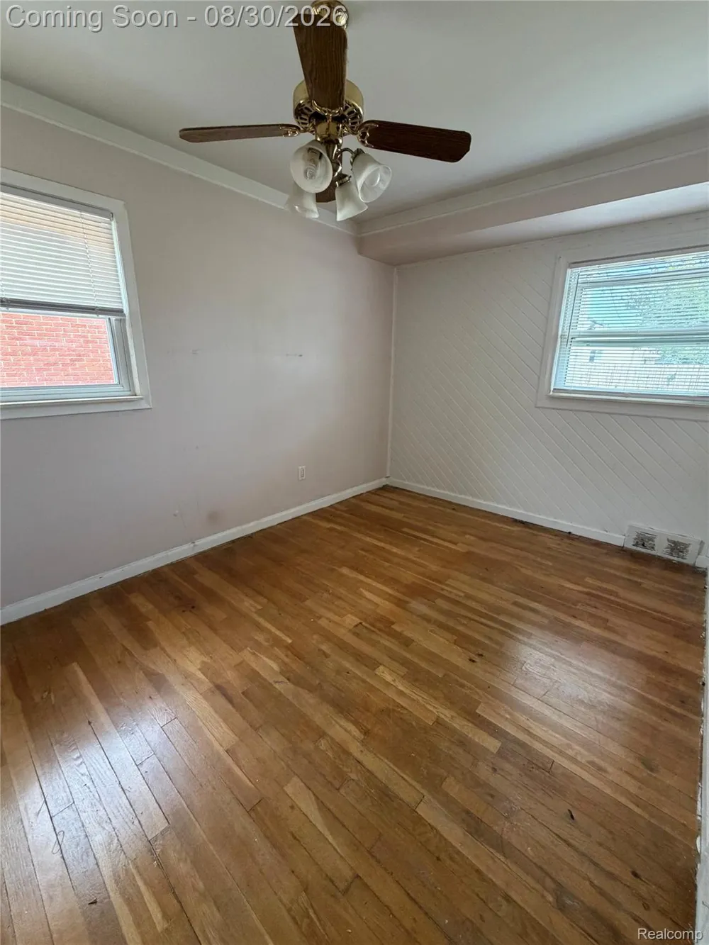 28302 Edward Street Roseville City, MI 48066