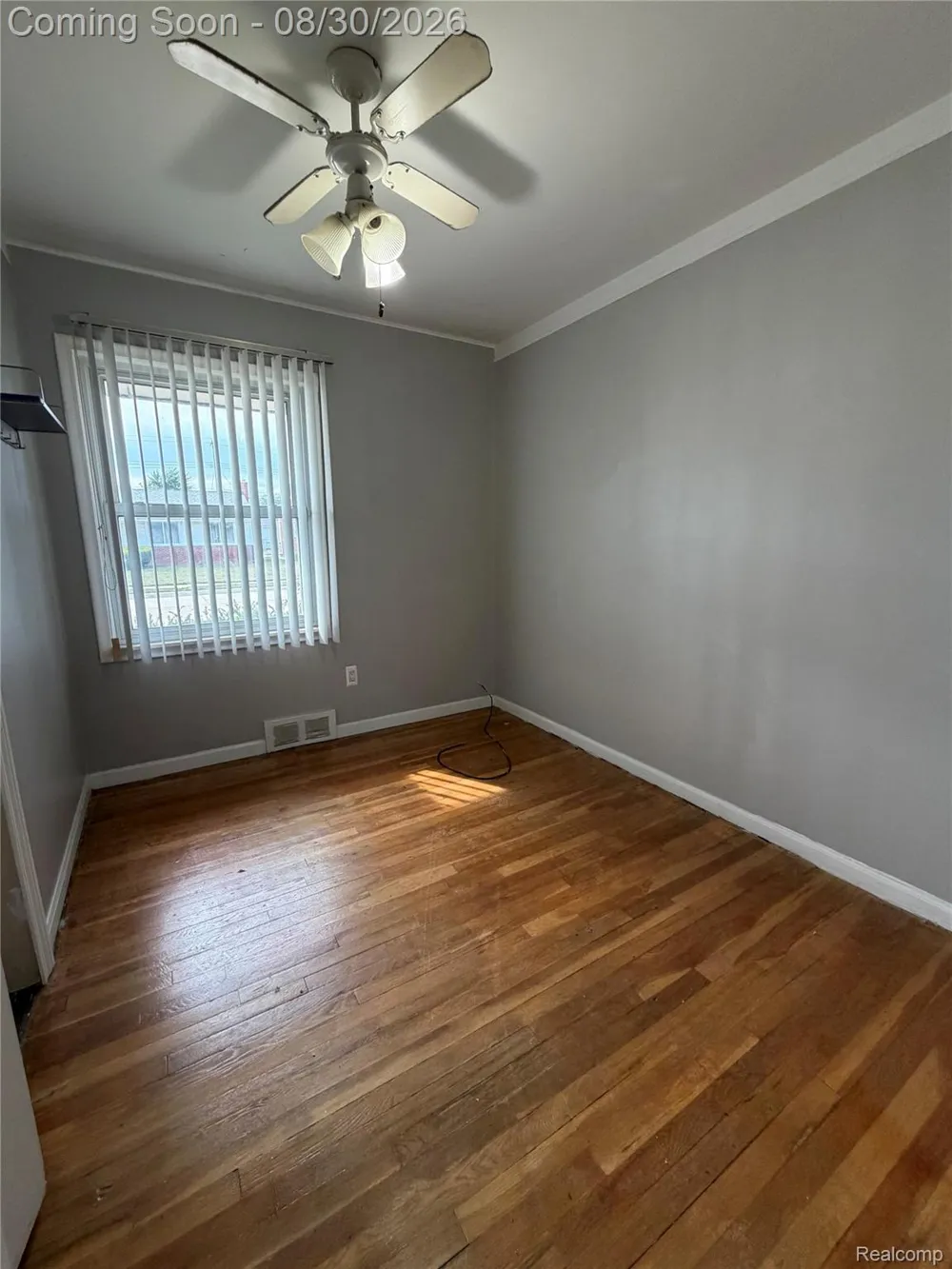 28302 Edward Street Roseville City, MI 48066