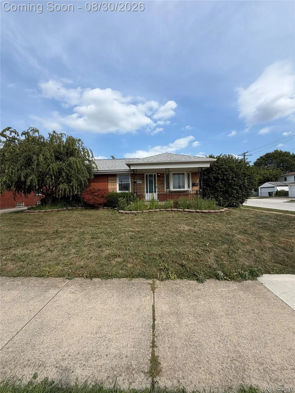 28302 Edward Street Roseville City, MI 48066