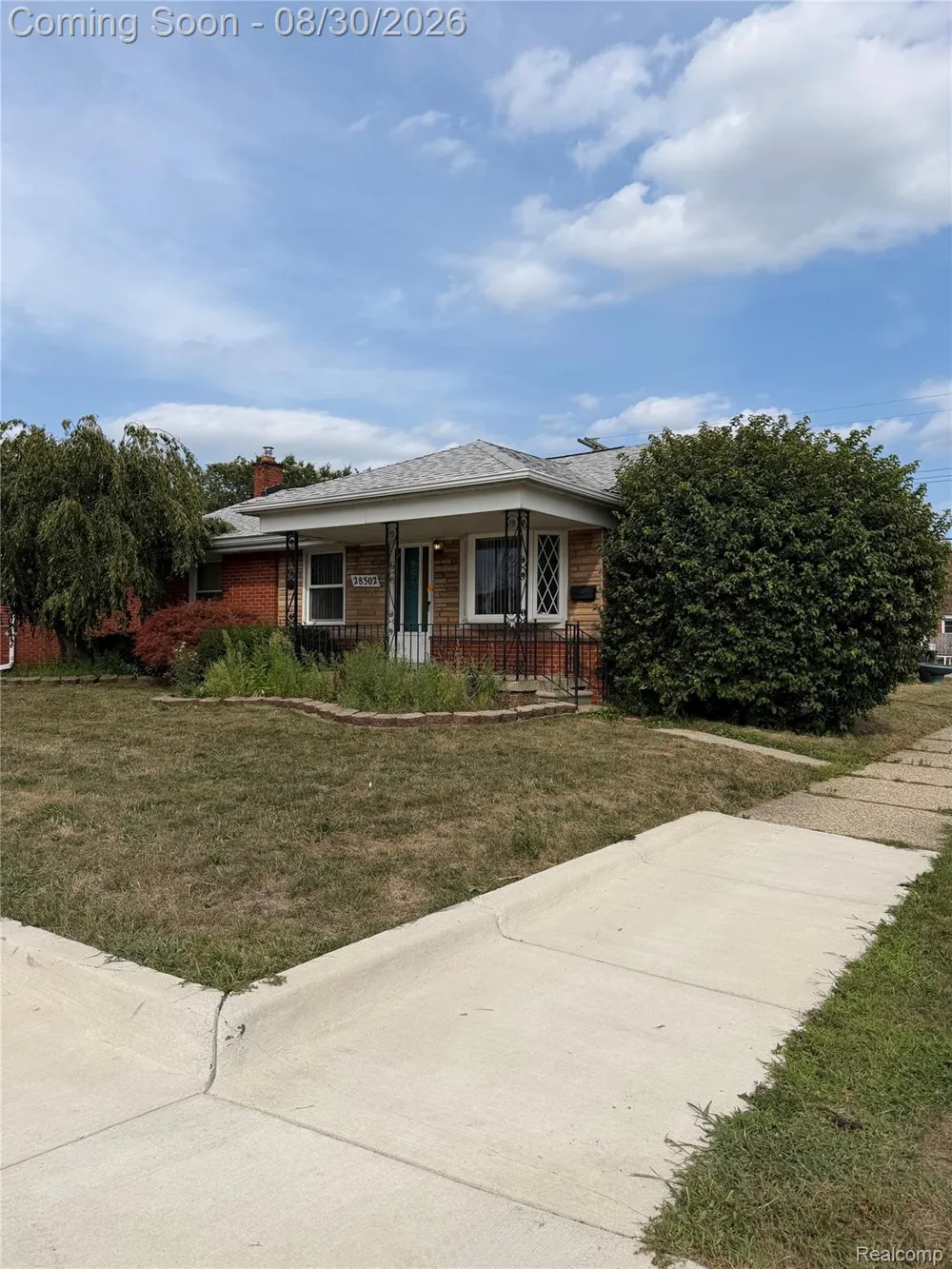 28302 Edward Street Roseville City, MI 48066