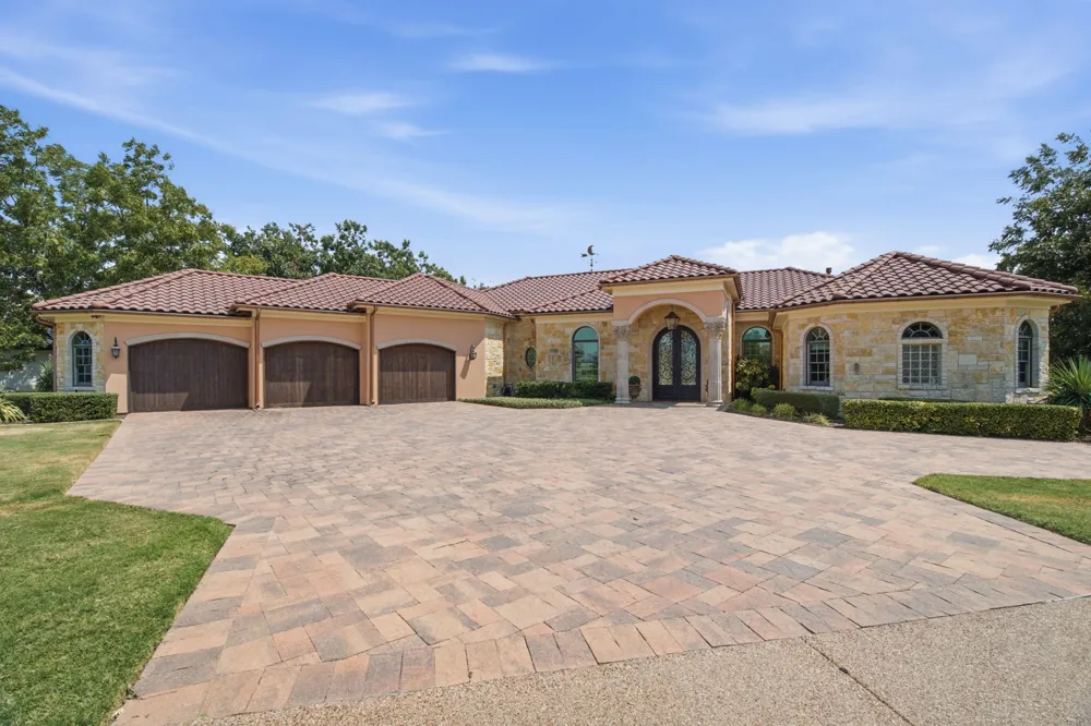 1000 Catalina Bay Boulevard Granbury, TX 76048