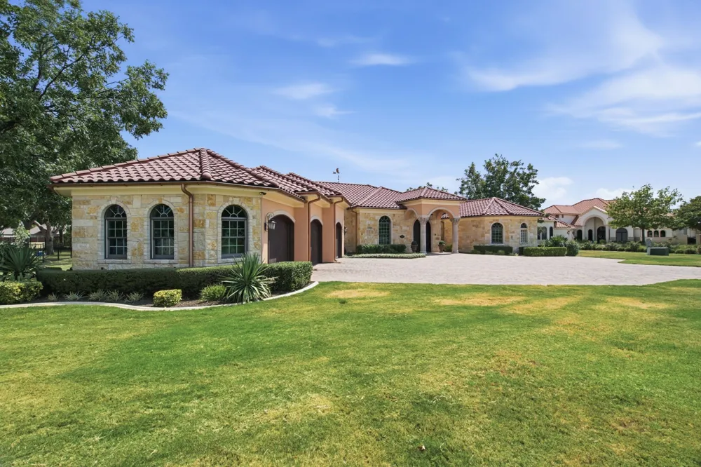 1000 Catalina Bay Boulevard Granbury, TX 76048