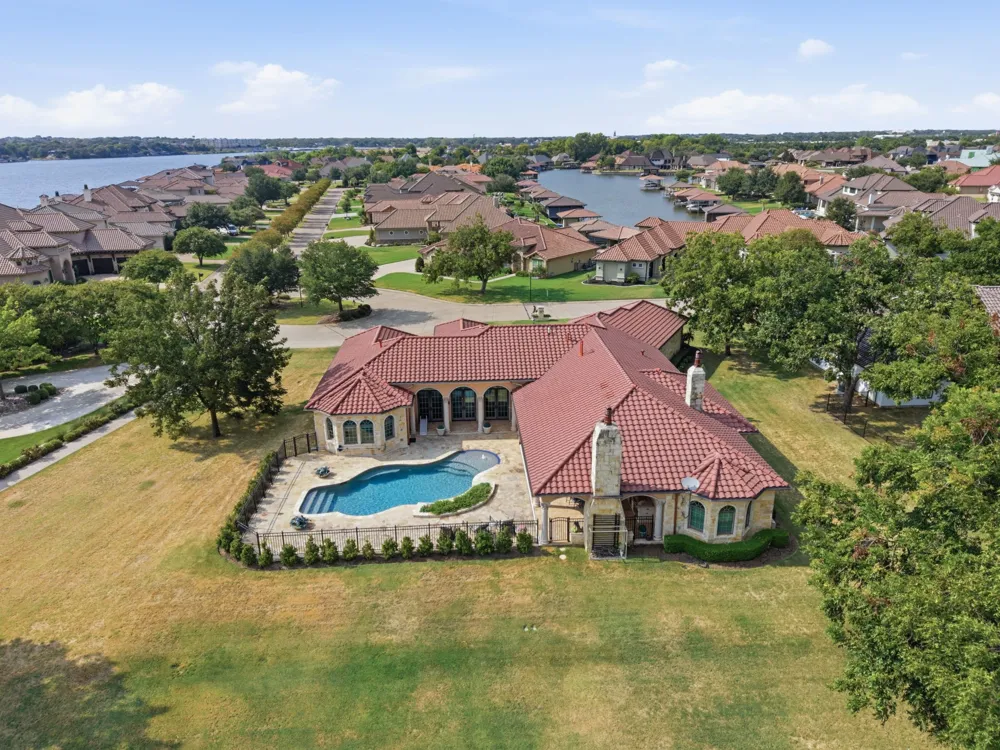 1000 Catalina Bay Boulevard Granbury, TX 76048