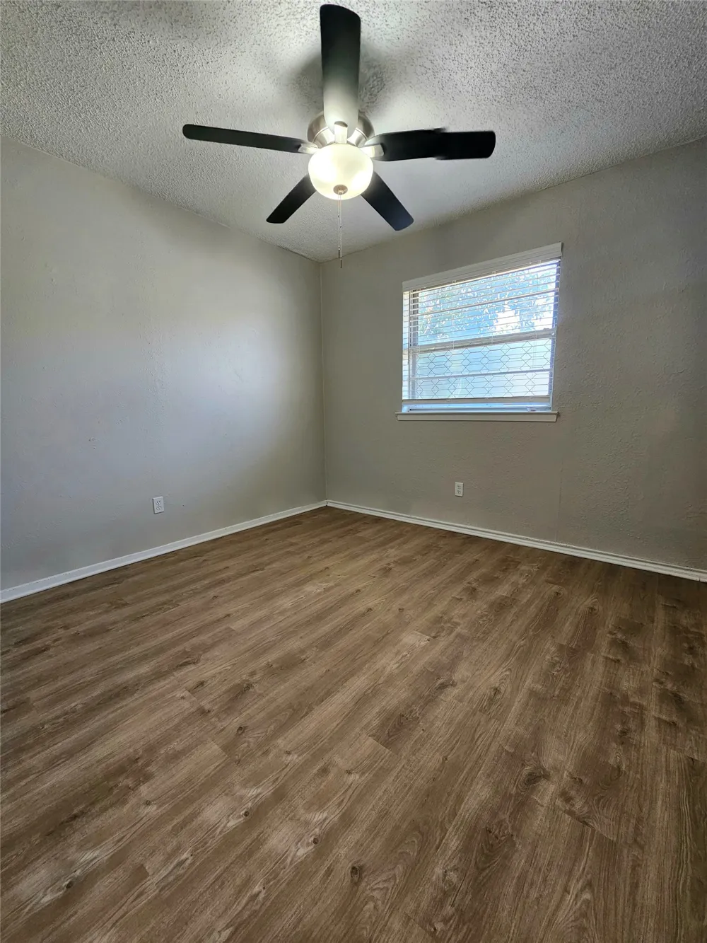 6924 Yorkston Street Watauga, TX 76148