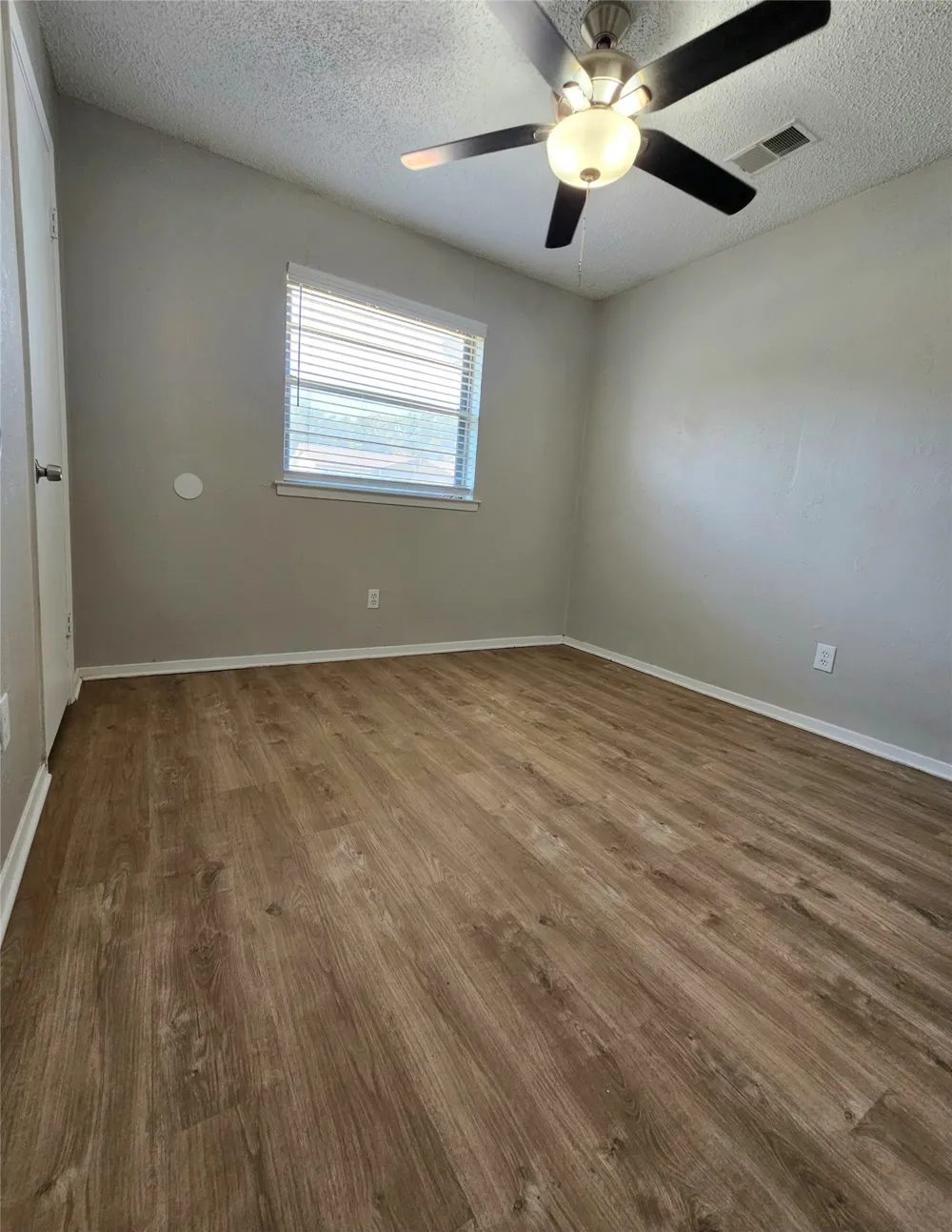 6924 Yorkston Street Watauga, TX 76148