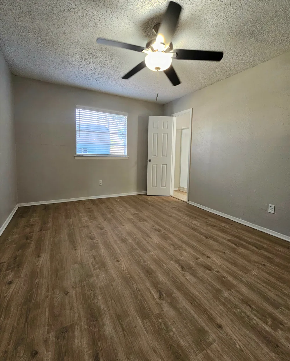 6924 Yorkston Street Watauga, TX 76148