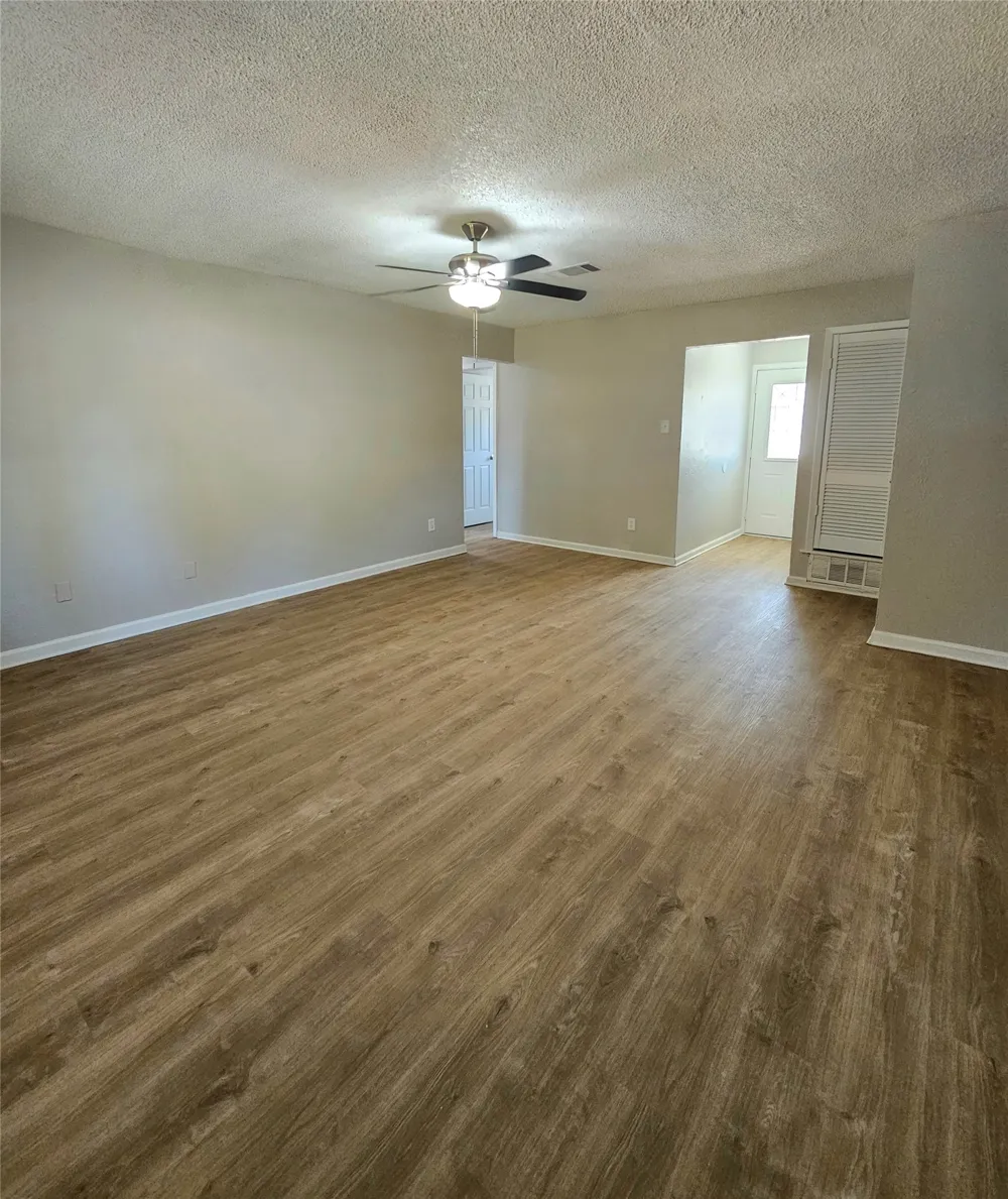6924 Yorkston Street Watauga, TX 76148