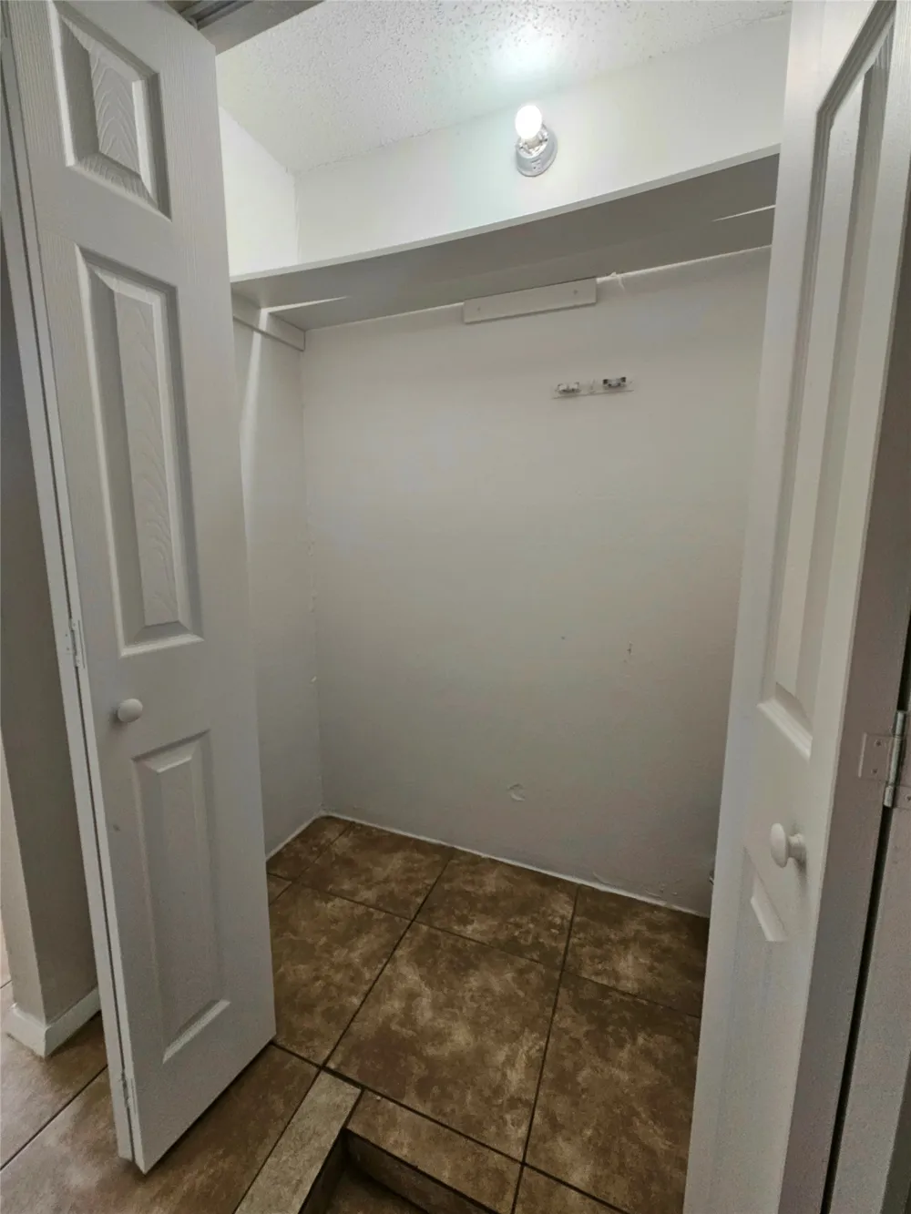 6924 Yorkston Street Watauga, TX 76148