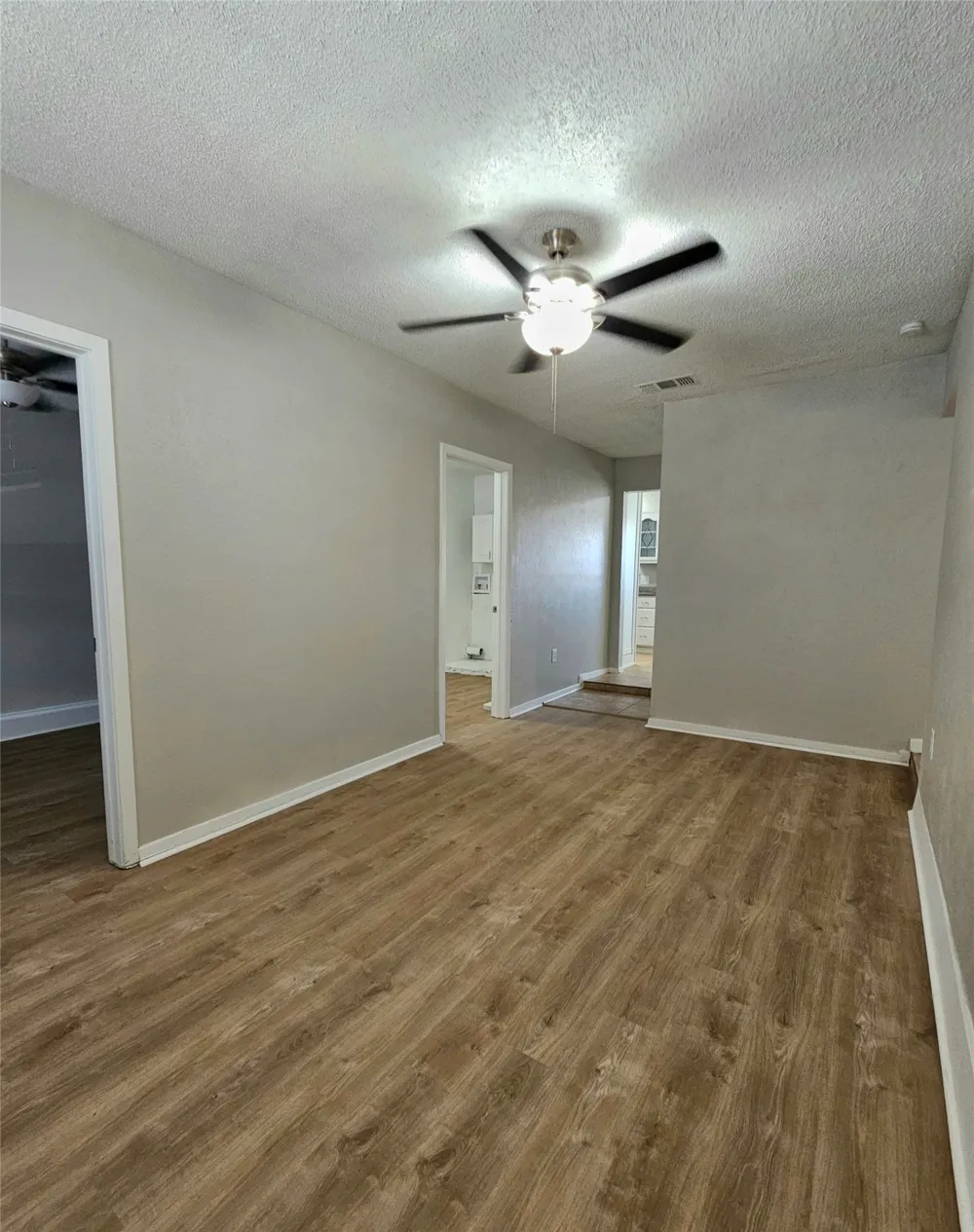 6924 Yorkston Street Watauga, TX 76148