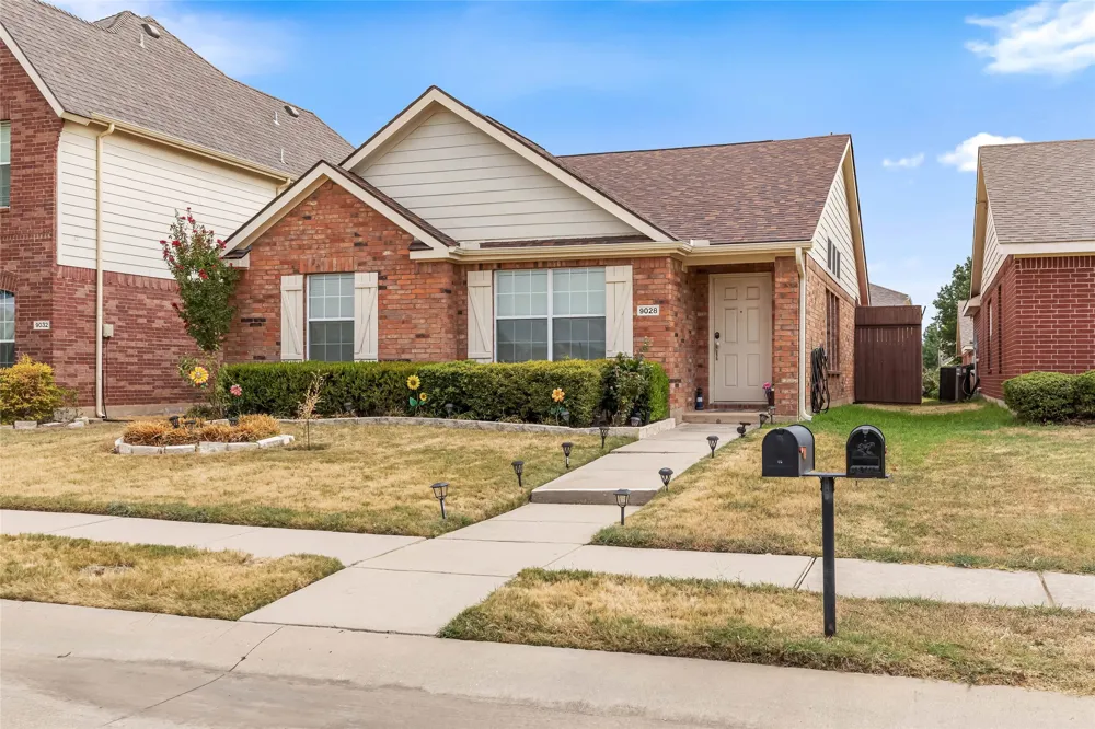 9028 Eastwood Avenue Cross Roads, TX 76227