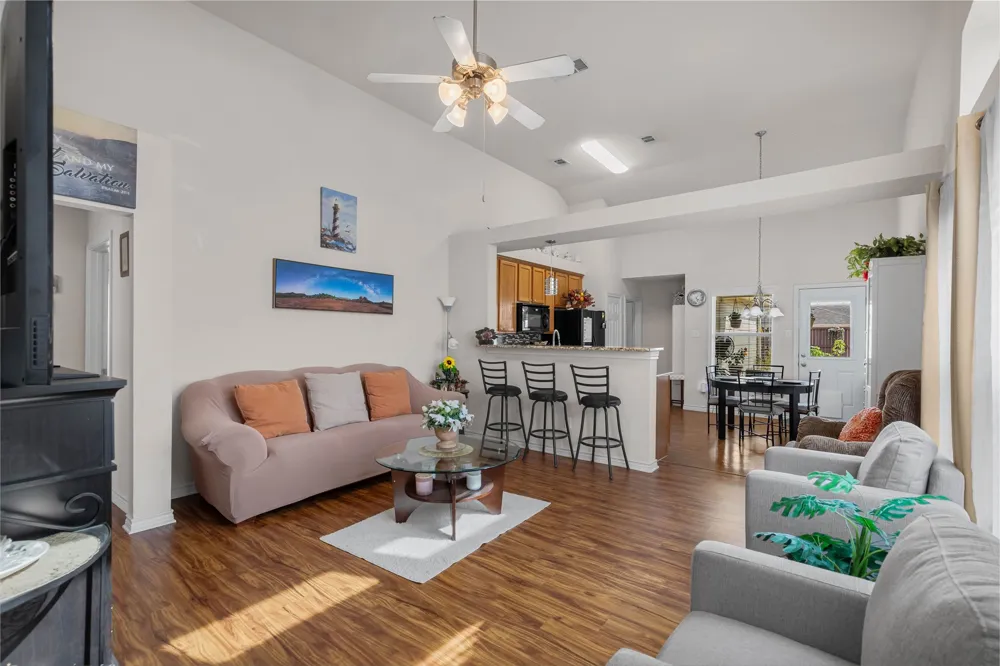 9028 Eastwood Avenue Cross Roads, TX 76227