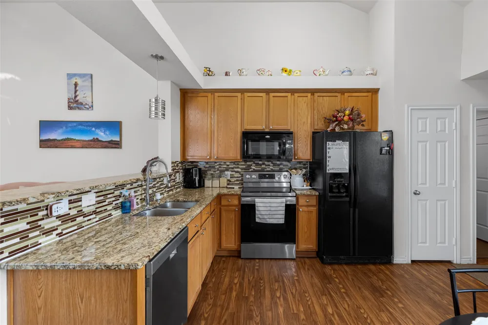 9028 Eastwood Avenue Cross Roads, TX 76227