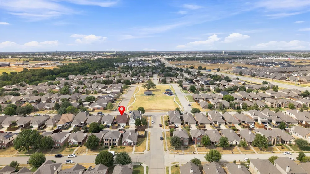 9028 Eastwood Avenue Cross Roads, TX 76227