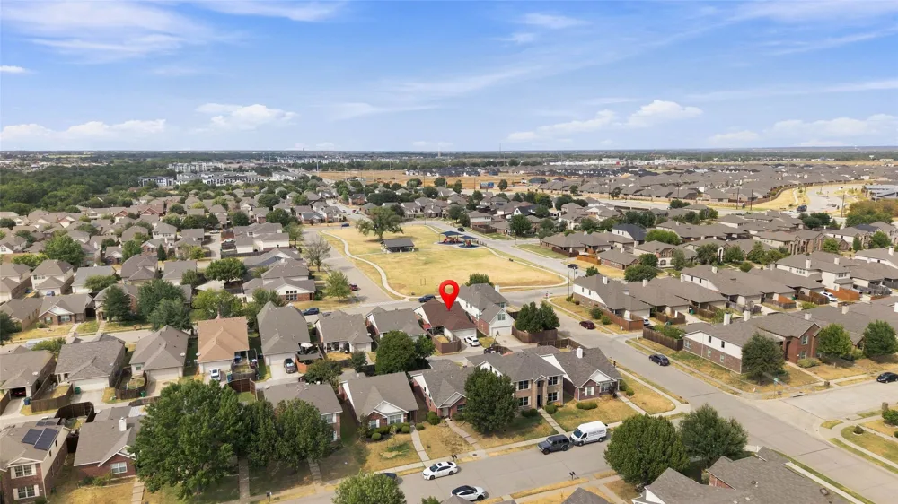 9028 Eastwood Avenue Cross Roads, TX 76227