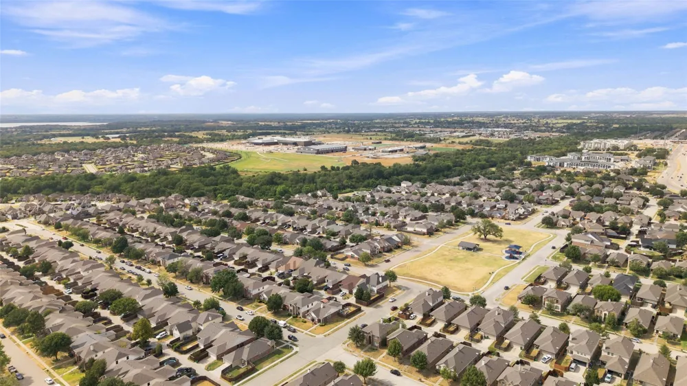 9028 Eastwood Avenue Cross Roads, TX 76227