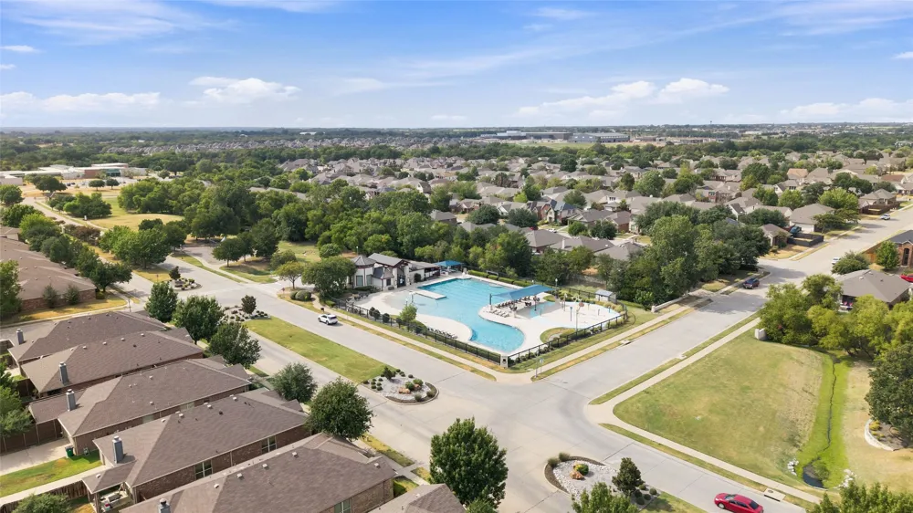 9028 Eastwood Avenue Cross Roads, TX 76227