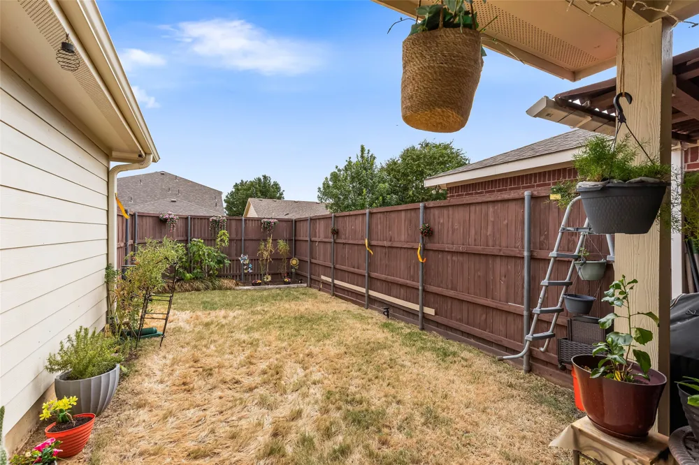 9028 Eastwood Avenue Cross Roads, TX 76227