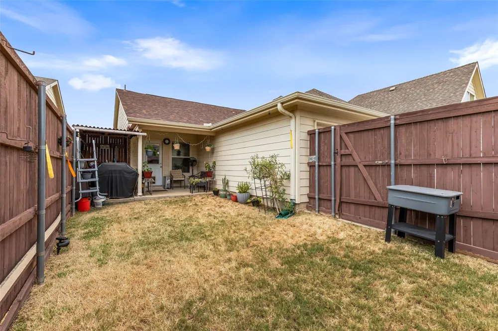 9028 Eastwood Avenue Cross Roads, TX 76227