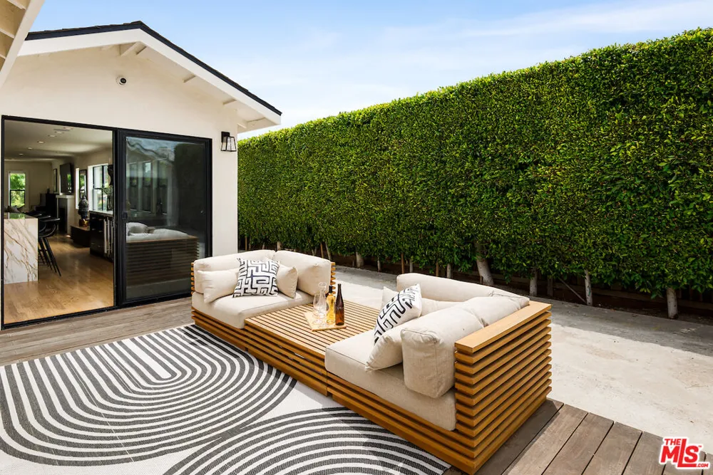 5319 West Boulevard Los Angeles, CA 90043