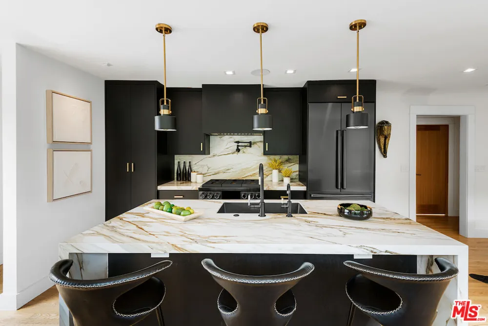 5319 West Boulevard Los Angeles, CA 90043