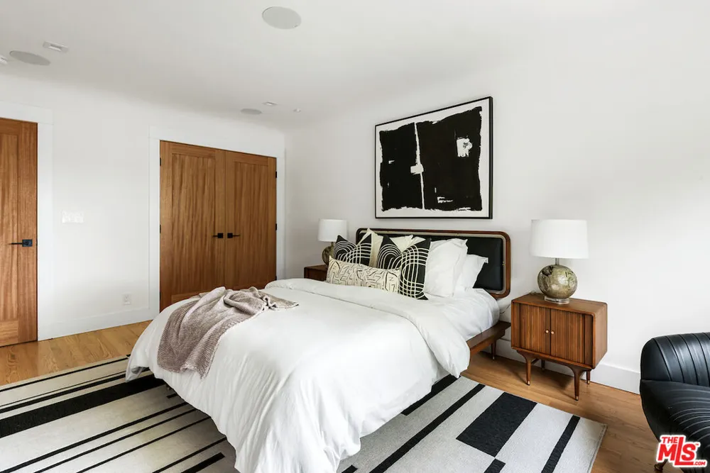 5319 West Boulevard Los Angeles, CA 90043