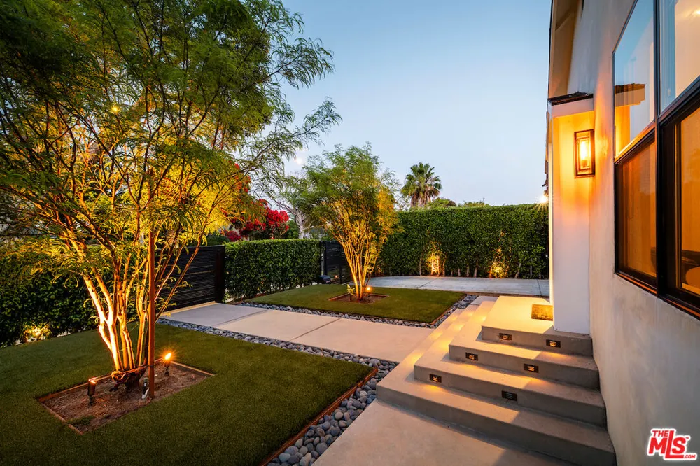 5319 West Boulevard Los Angeles, CA 90043