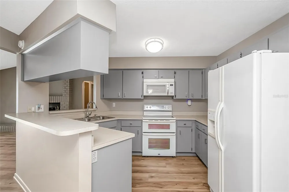17717 CRANBROOK DRIVE Lutz, FL 33549