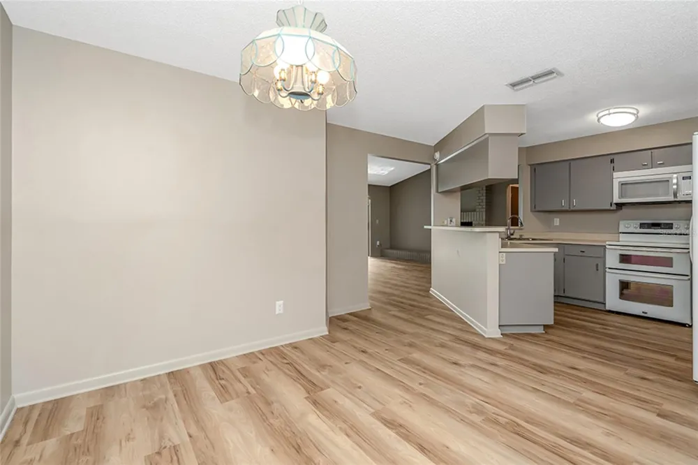 17717 CRANBROOK DRIVE Lutz, FL 33549