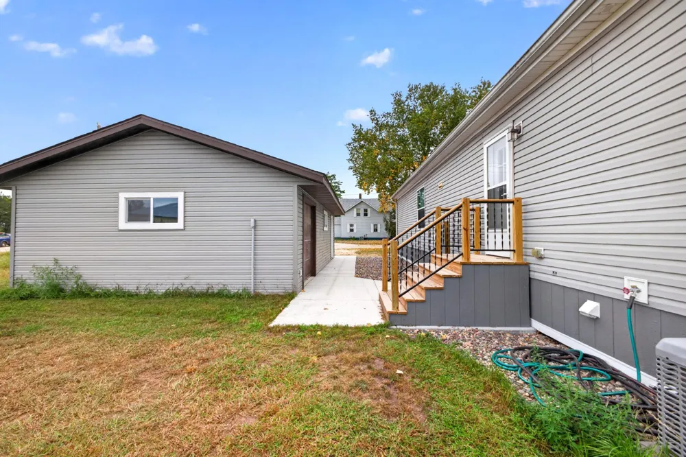 400 E Baldwin Avenue Kellogg, MN 55945