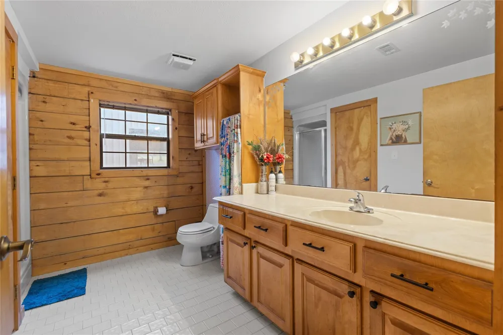 110 Southwood Forest Road Huntsville, TX 77340