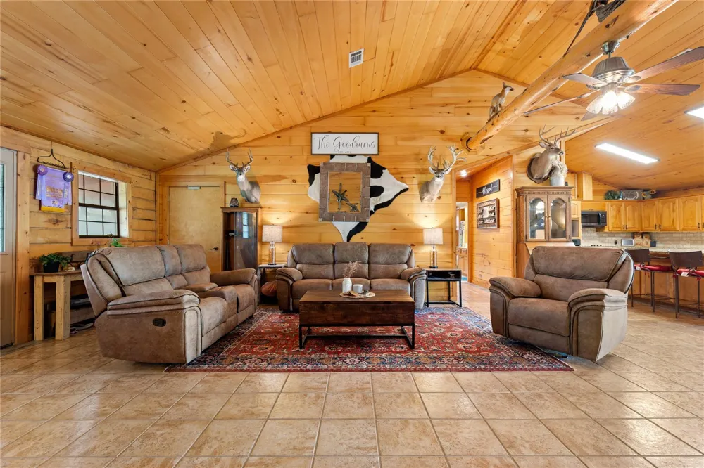 110 Southwood Forest Road Huntsville, TX 77340