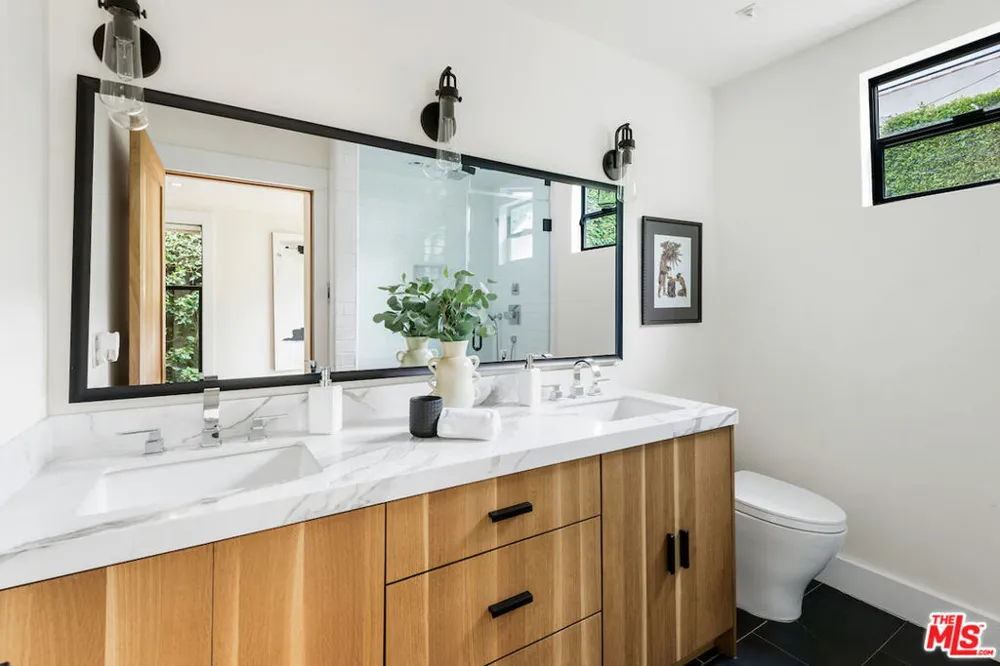 5319 West Boulevard Los Angeles, CA 90043