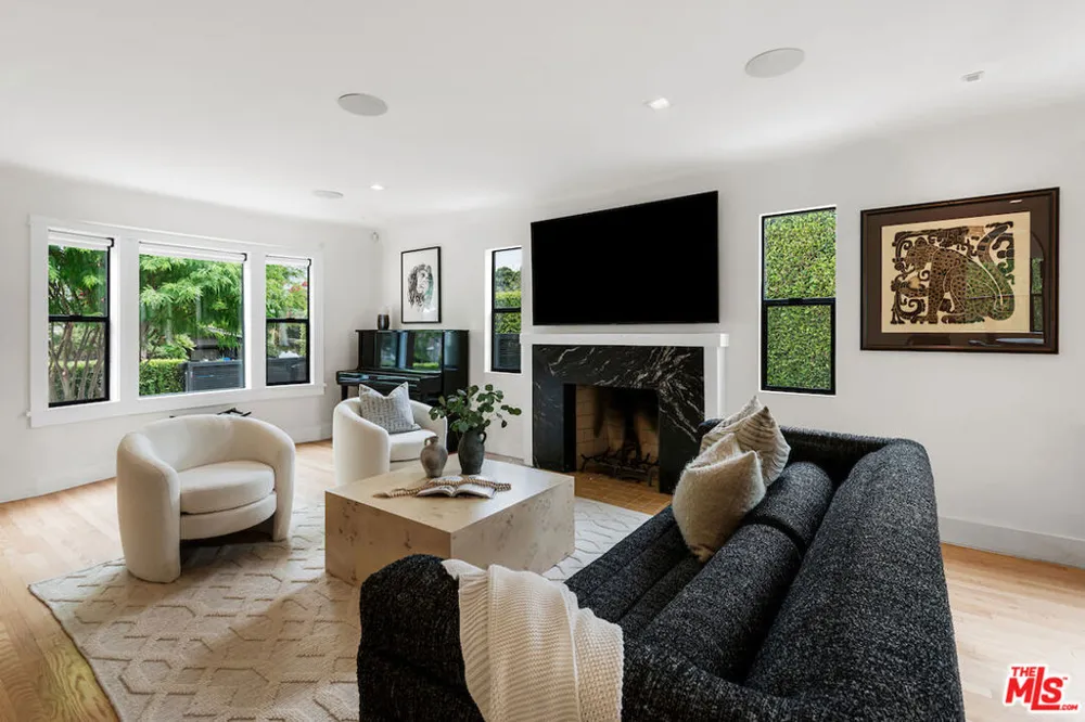 5319 West Boulevard Los Angeles, CA 90043