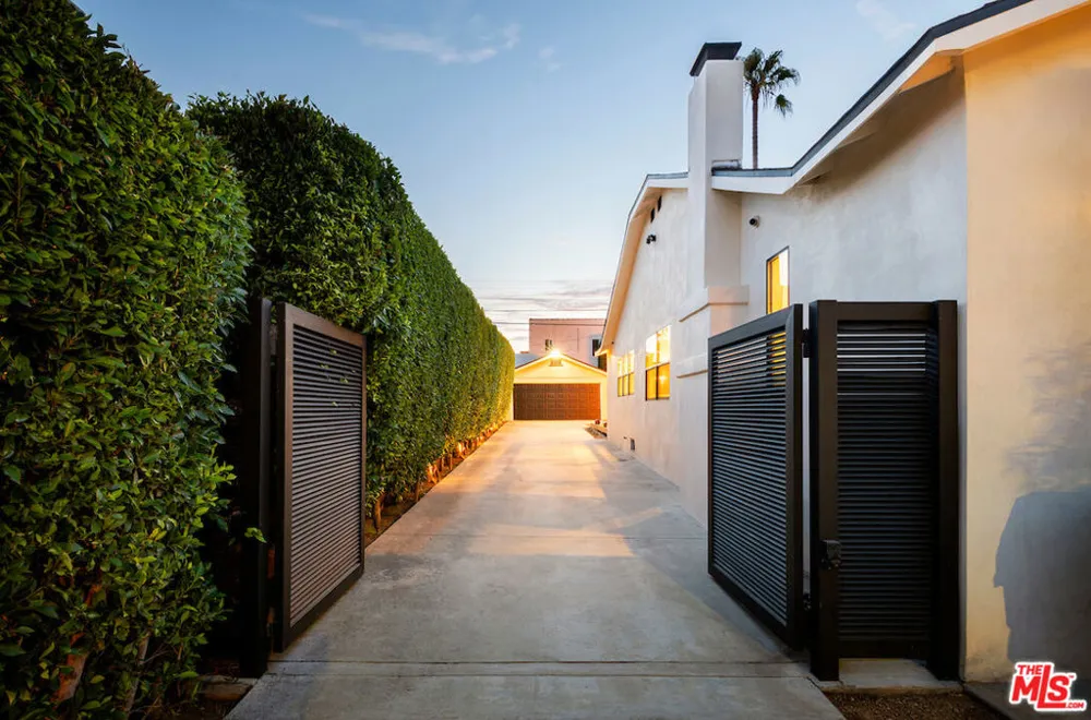 5319 West Boulevard Los Angeles, CA 90043