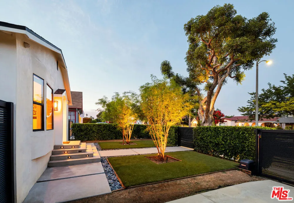 5319 West Boulevard Los Angeles, CA 90043