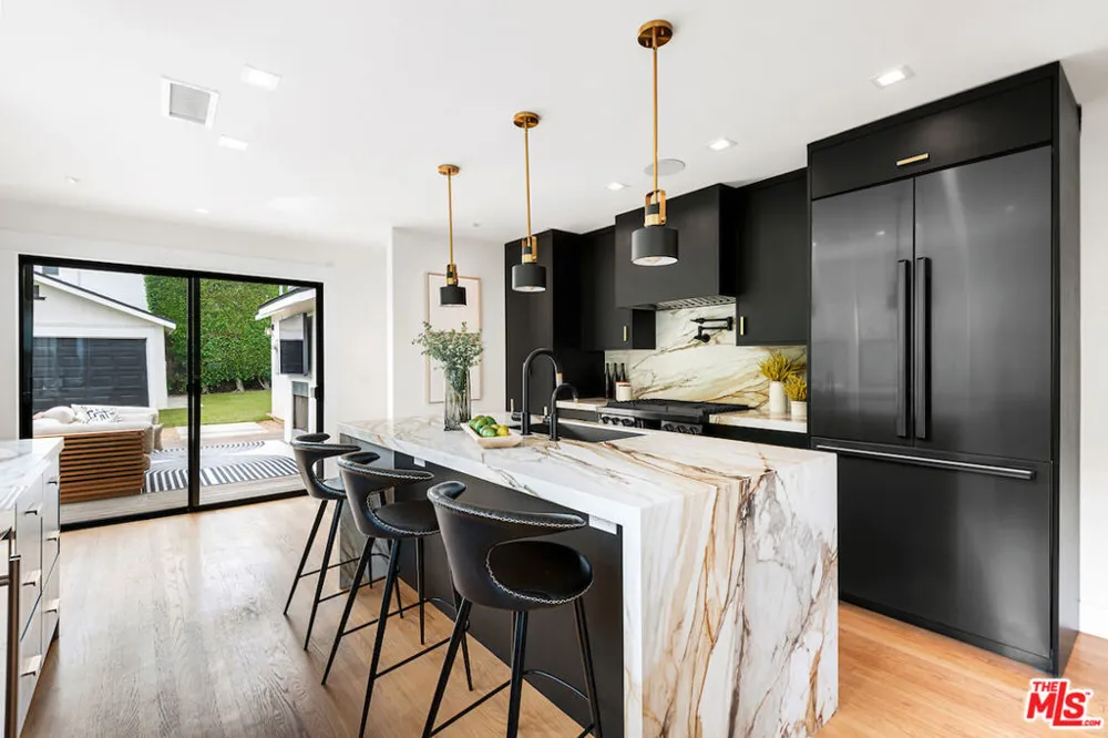 5319 West Boulevard Los Angeles, CA 90043