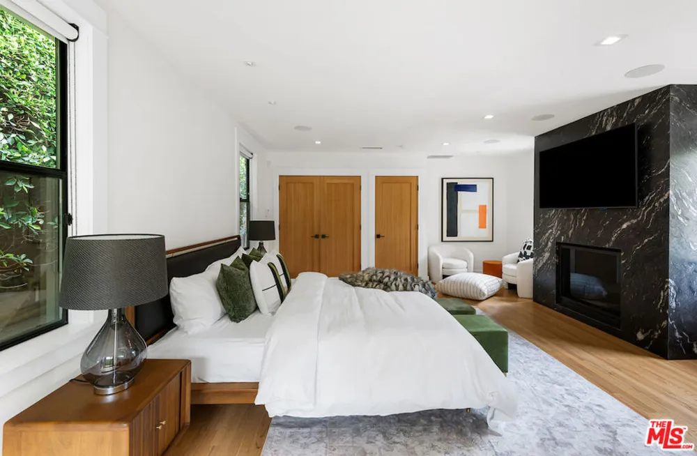 5319 West Boulevard Los Angeles, CA 90043