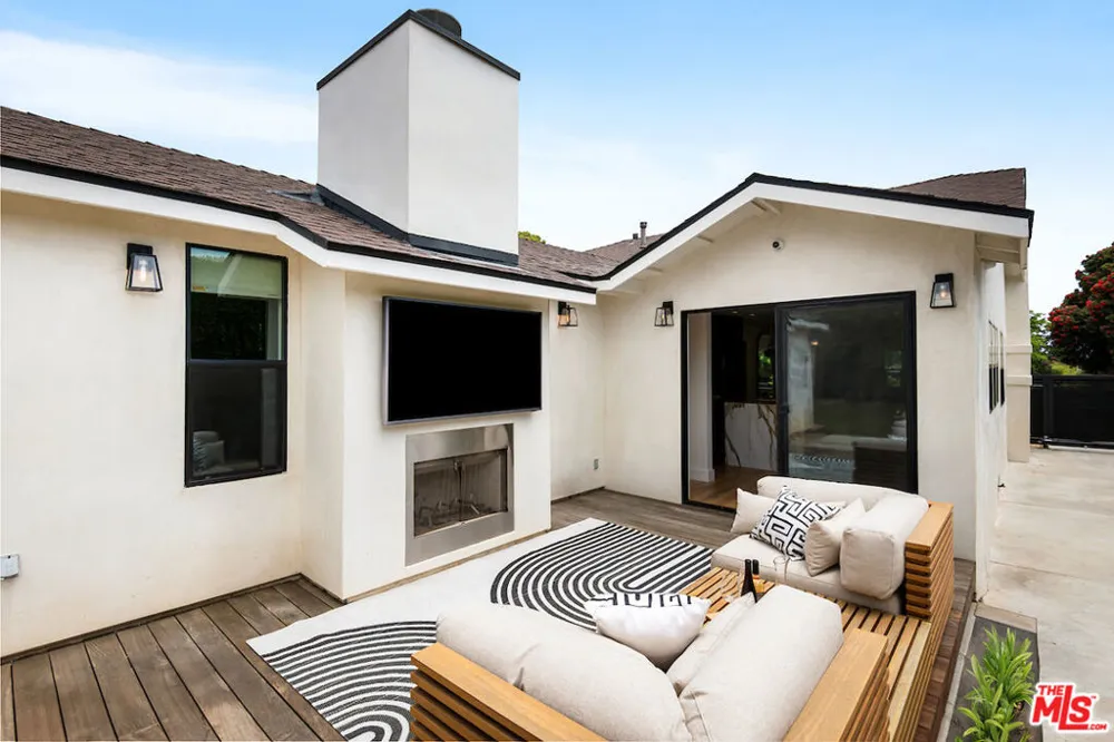 5319 West Boulevard Los Angeles, CA 90043