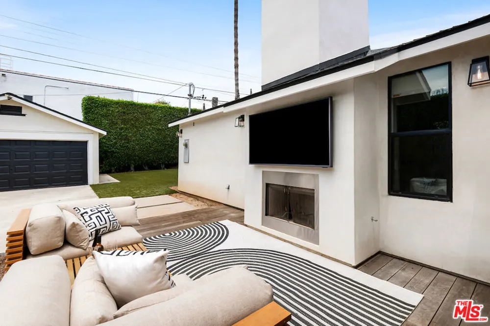 5319 West Boulevard Los Angeles, CA 90043