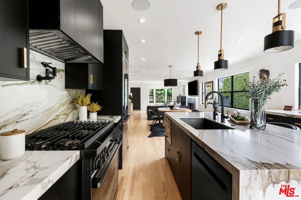 5319 West Boulevard Los Angeles, CA 90043
