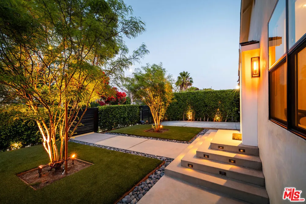 5319 West Boulevard Los Angeles, CA 90043